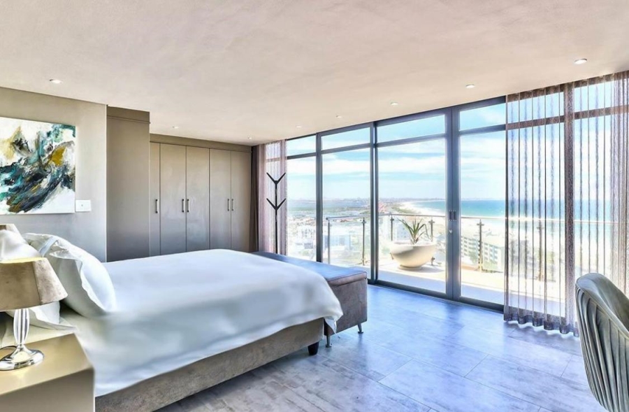 4 Bedroom Property for Sale in Bloubergstrand Western Cape
